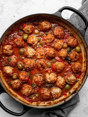 Albondigas stewed meatballs