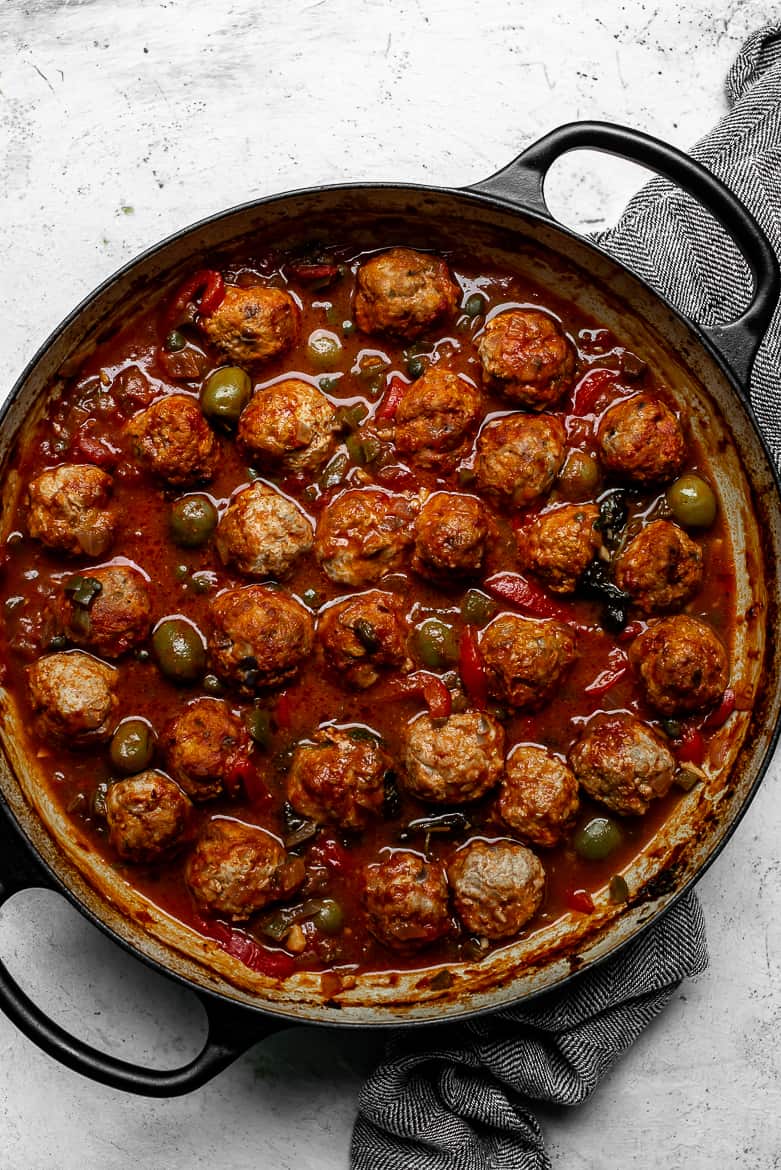 Albonigas Gusiadas- Stewed meatballs with olives and tomato sauce