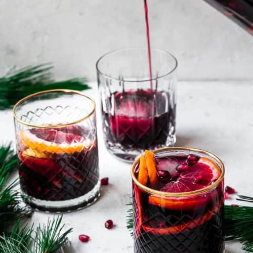 Pouring sangria