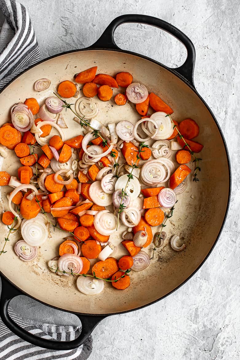 carrots and shallots sautéing