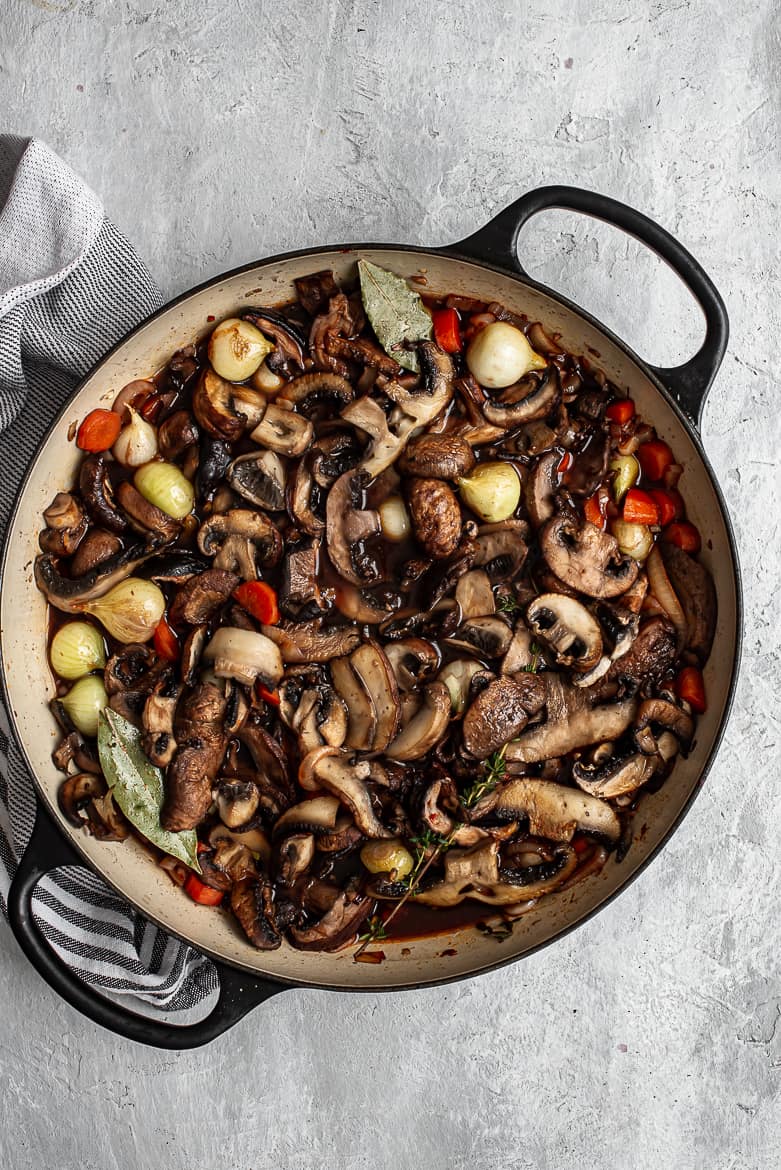 mushrooms and wine sauce