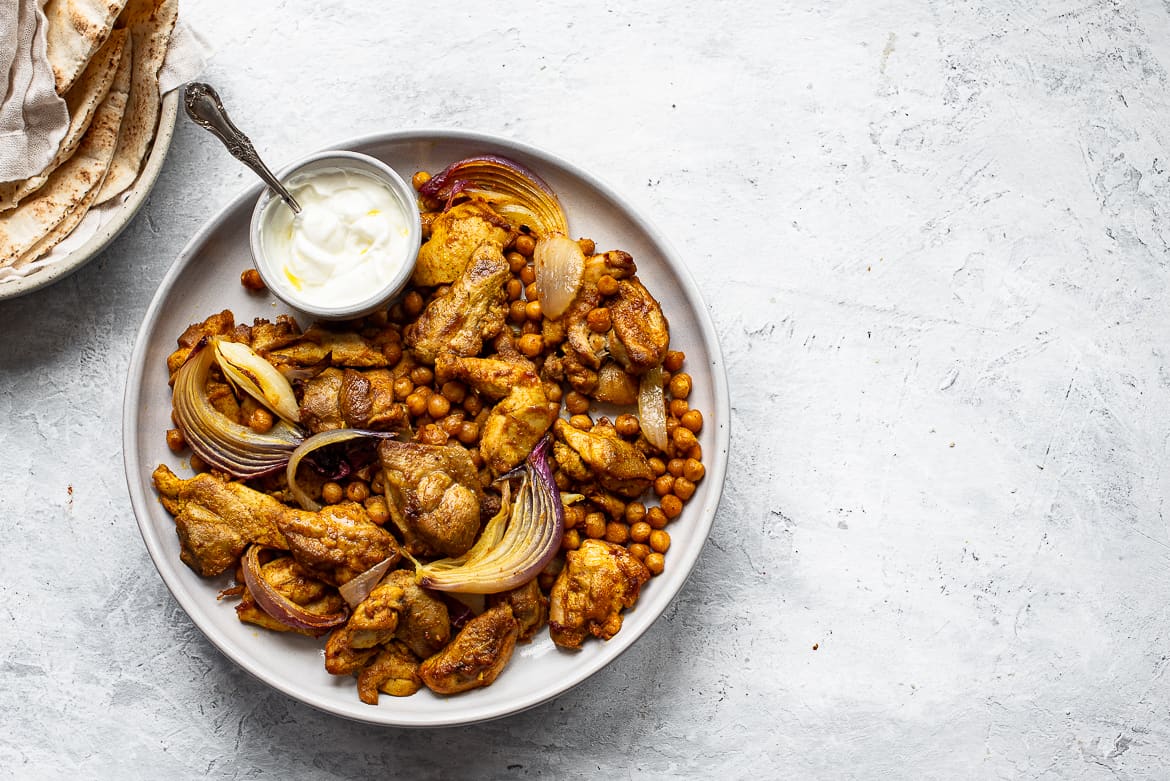 shawarma chicken and chickpeas with lemon yogurt sauce