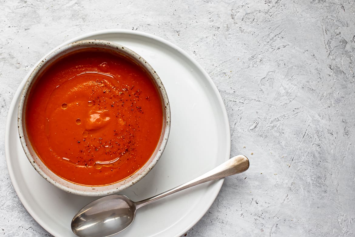 Tomato soup in bowl