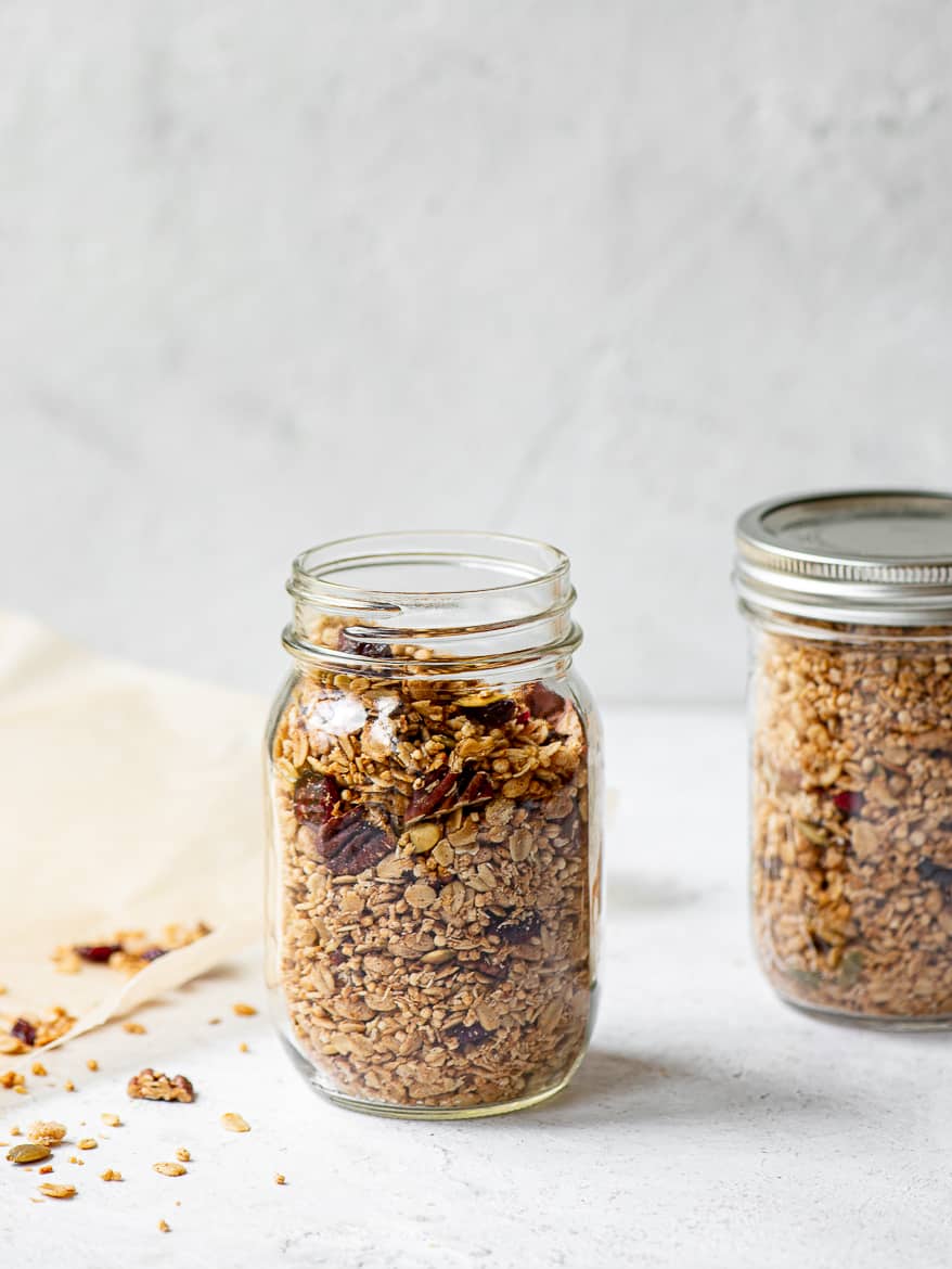 Homemade maple-pecan granola oin mason jars