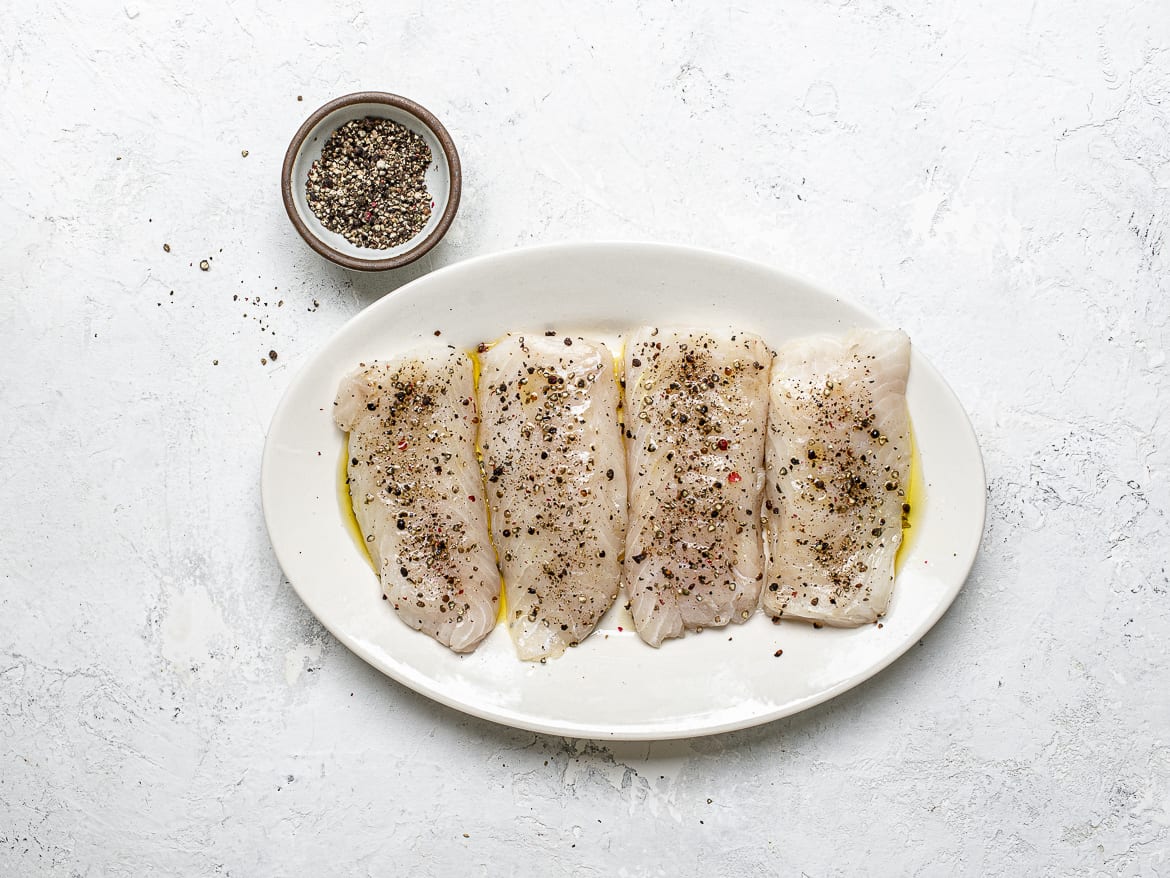 Preparing and seasoning fish fillets