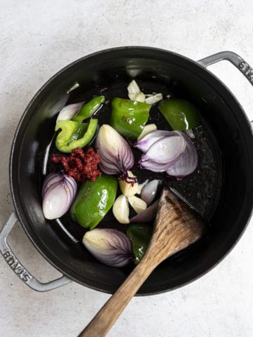 Sauteing vegetables in pot