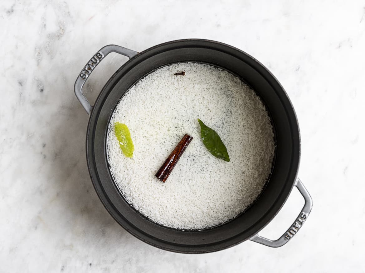 Rice soaking in pot