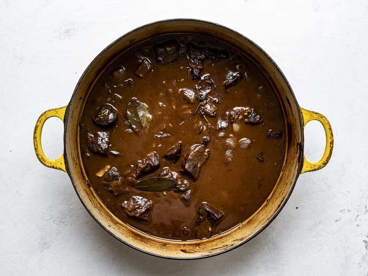 Braised beef in pot