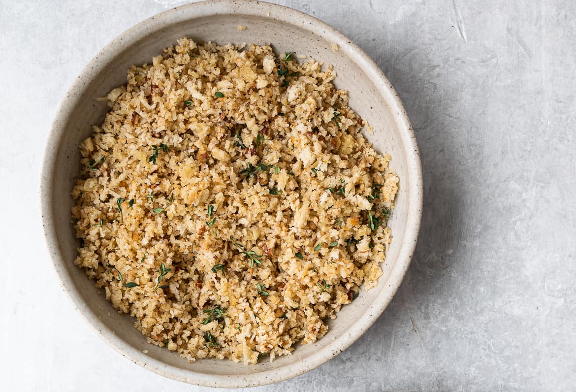 Breadcrumb topping for baked mac and cheese