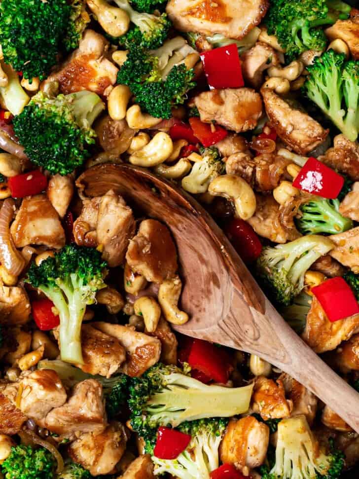 close up of cashew chicken and broccoli