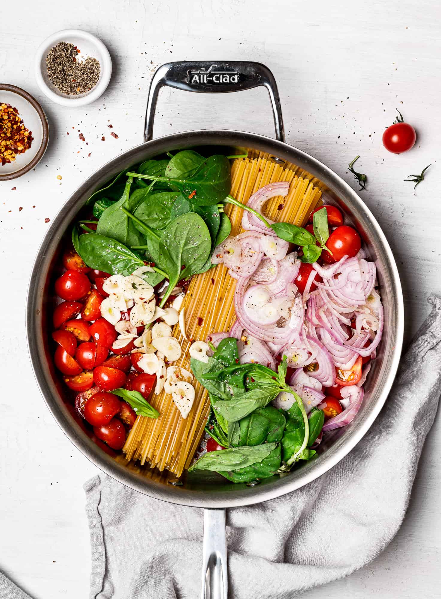 One-Pan Pasta - Sandra Valvassori