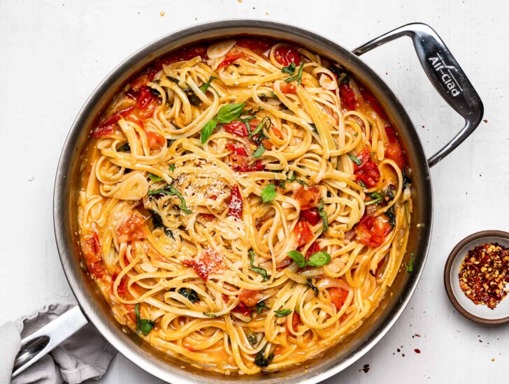 closeup of one-pan pasta