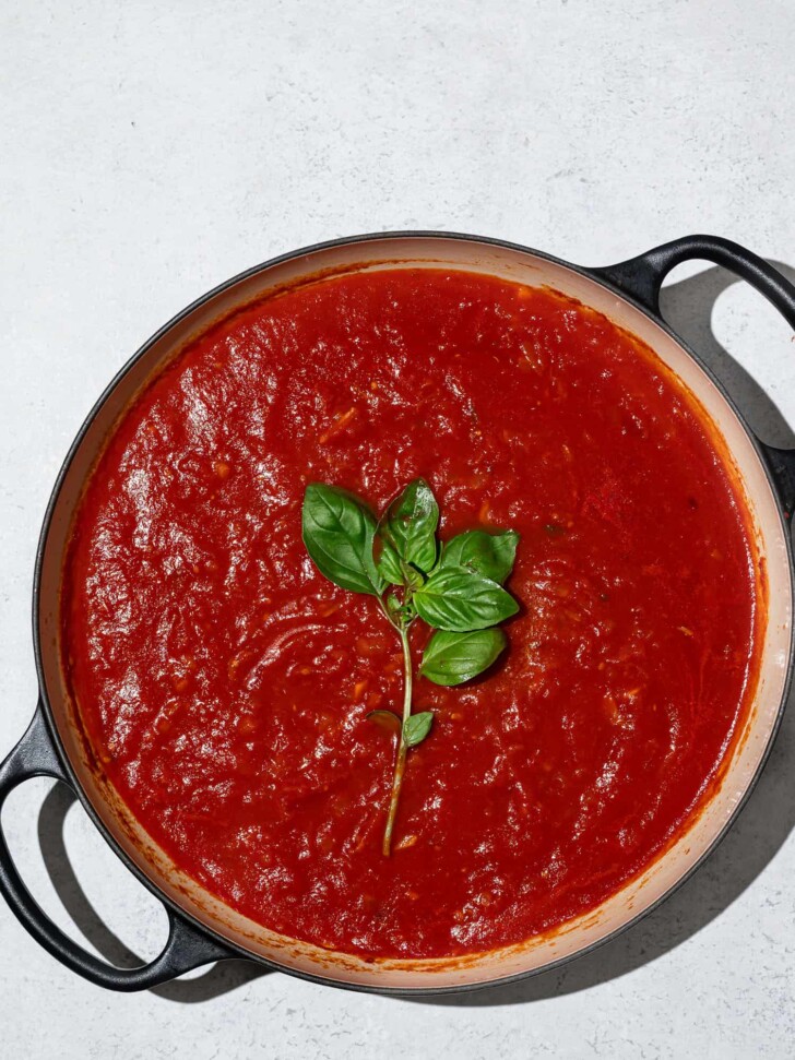 Quick tomato sauce in skillet