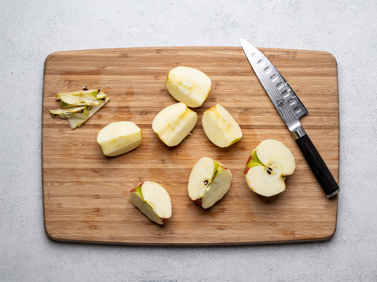 cutting peeled apples