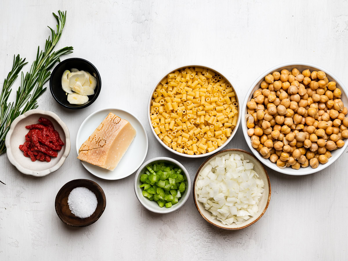 ingredients to make chickpea stew