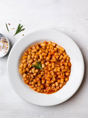 Pasta e ceci - chickpeas and pasta stew served in bowl