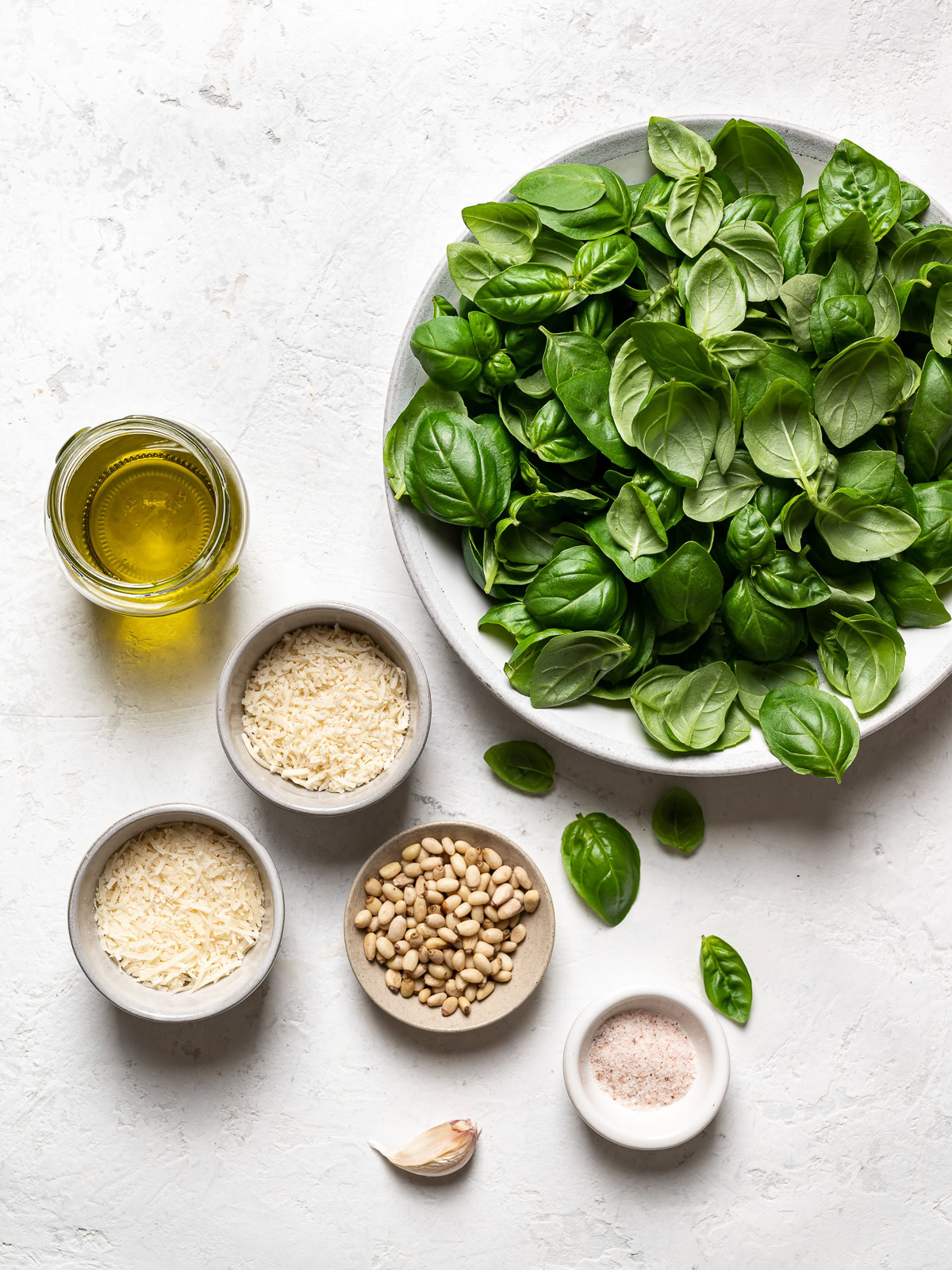 ingredients to make Pest alla Genovese (Basil Pesto)