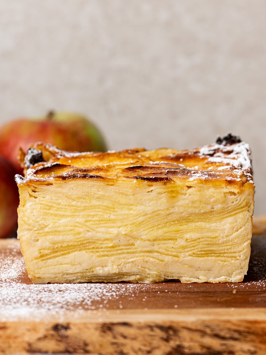 Invisible Apple Cake (Gâteau Invisible aux Pommes)